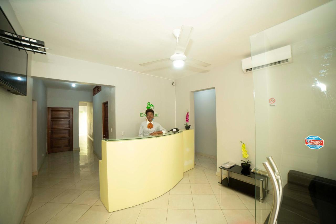 Hotel Enrique I Gazcue, Bed And Breakfast ซานโตโดมิงโก ภายนอก รูปภาพ