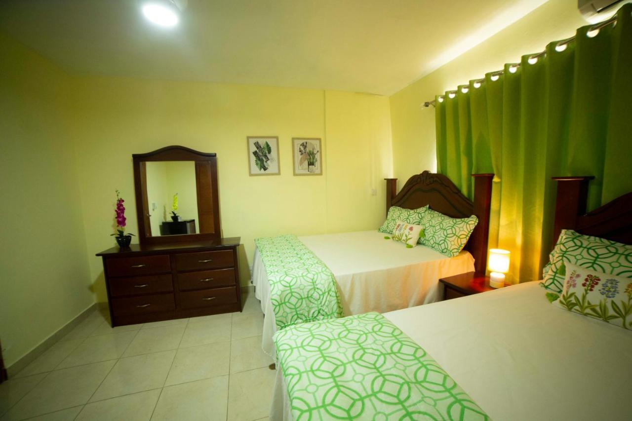 Hotel Enrique I Gazcue, Bed And Breakfast ซานโตโดมิงโก ภายนอก รูปภาพ