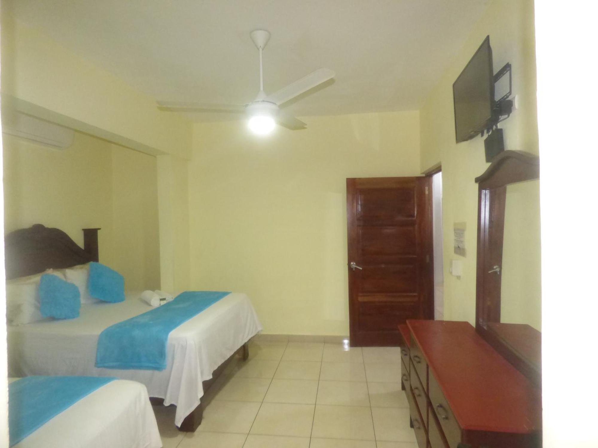 Hotel Enrique I Gazcue, Bed And Breakfast ซานโตโดมิงโก ภายนอก รูปภาพ